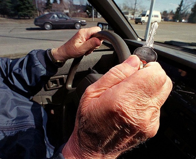 You are currently viewing Τι ισχύει πλέον για το δίπλωμα οδήγησης για τους ηλικιωμένους…
